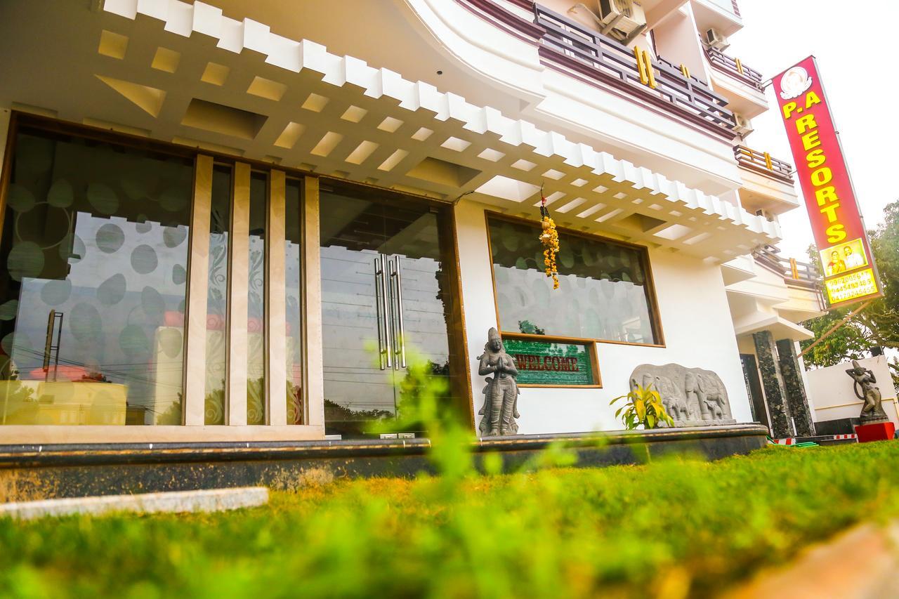 P A Resort Yelagiri Exterior foto