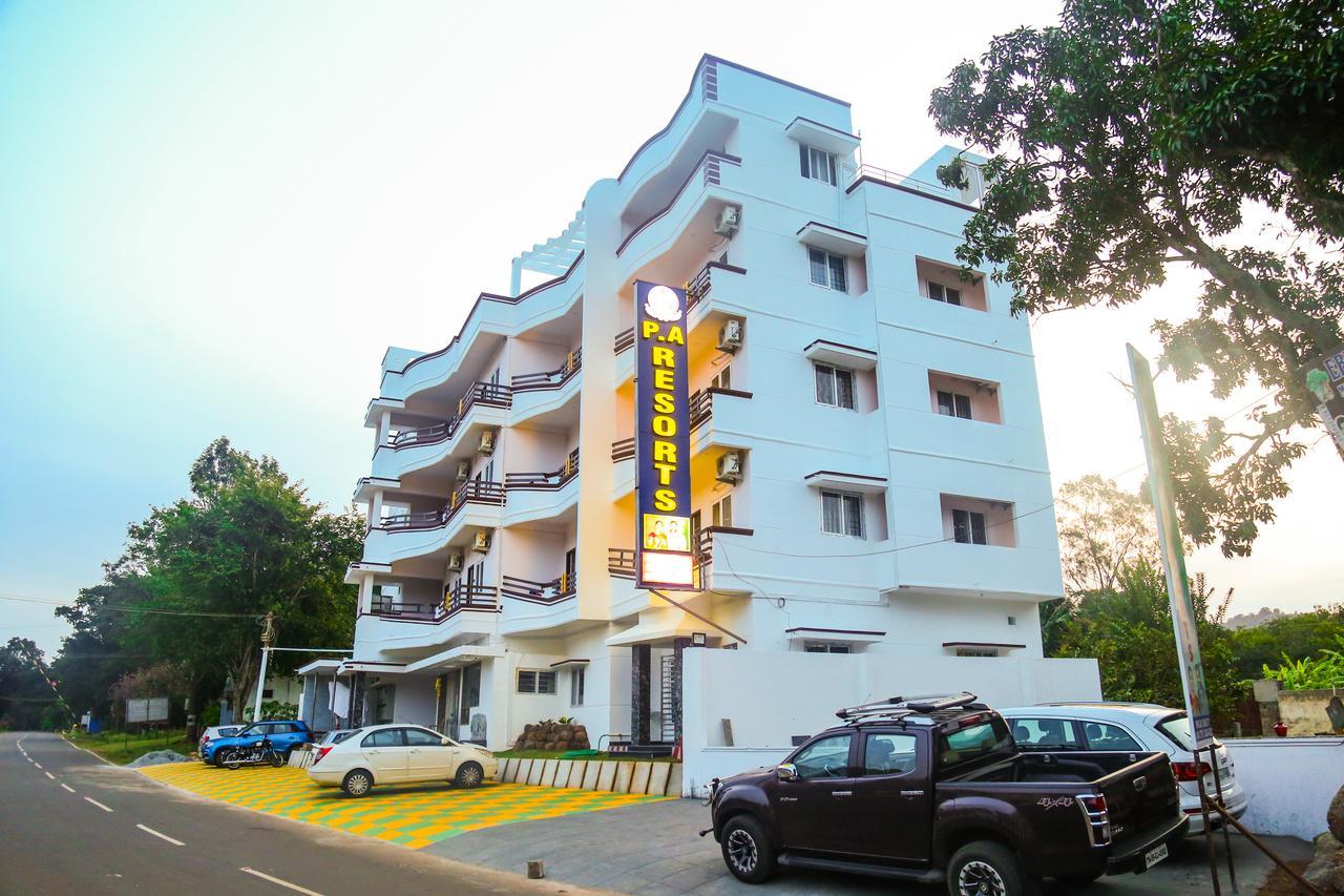 P A Resort Yelagiri Exterior foto